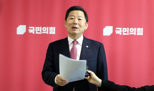 이철규 국민의힘 인재영입위원장이 13일 오전 서울 여의도 국회에서 위원회 인재영입 관련 브리핑을 하고 있다. (사진=뉴시스 제공)