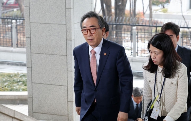 조태열 신임 외교부 장관이 11일 오전 서울 종로구 외교부 청사로 첫 출근하고 있다. (사진=뉴시스 제공)