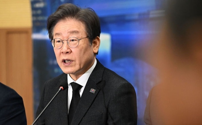 이재명 더불어민주당 당대표가 5일 오전 광주 서구 김대중컨벤션센터에서 열린 현장최고회의에 참석해 발언하고 있다.(사진=뉴시스 제공)