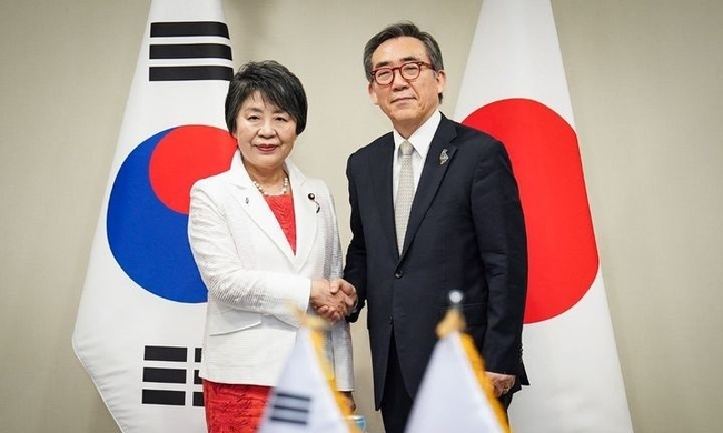 조태열 외교부 장관과 가미카와 요코 일본 외무상은 21일 오전(현지시간) 브라질 리우데자네이루에서 주요 20개국(G20) 외교장관회의를 계기로 별도의 양자 회담을 가졌다. (사진= 외교부 제공)