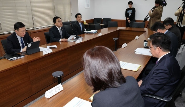 김병환 기획재정부 1차관이 15일 오전 서울 종로구 정부서울청사에서 제15차 일자리TF 회의를 하고 있다. (사진=뉴시스 제공)