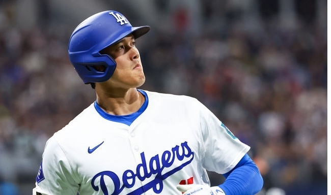 지난 18일 오후 서울 구로구 고척스카이돔에서 미국프로야구(MLB) 공식 개막시리즈를 앞두고 열린 로스앤젤레스 다저스(LA)와 팀코리아의 경기, 5회말 2사 1루 LA 다저스 오타니 쇼헤이가 2루수 땅볼로 물러나며 아쉬워하고 있다.(사진=뉴시스 제공)