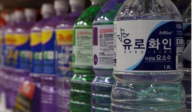  서울 시내 한 대형마트에 요소수 상품.(사진=뉴시스 제공)