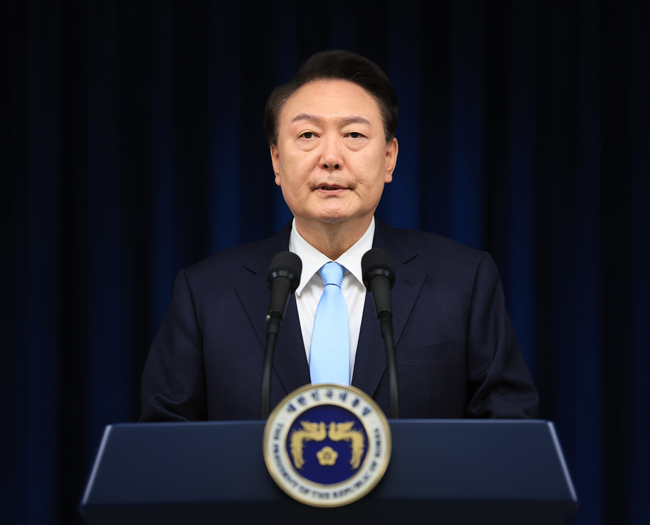 윤석열 대통령이 1일 서울 용산 대통령실에서 대국민 담화 '국민께 드리는 말씀'을 발표하고 있다. (사진=대통령실/뉴시스 제공)