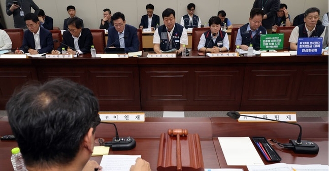 지난달 21일 세종시 정부세종청사에서 열린 최저임금위원회 제1차 전원회의가 열리고 있다. (사진=뉴시스 제공)