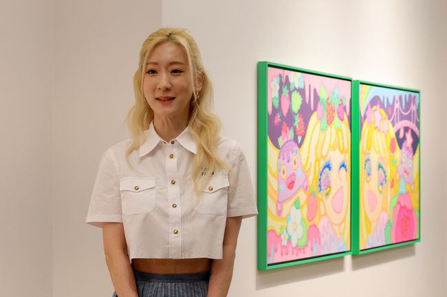 이사라 작가가 원더랜드와 꿈과 행복에 대해 말하고 있다. <사진=노화랑>