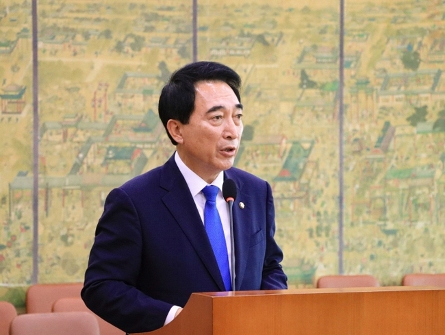 일본 정부의 사도 광산 세계유산 등재 추진 철회 및 일본 근대산업시설 유네스코 권고 이행 촉구 결의안. (사진=박수현 의원실 제공)