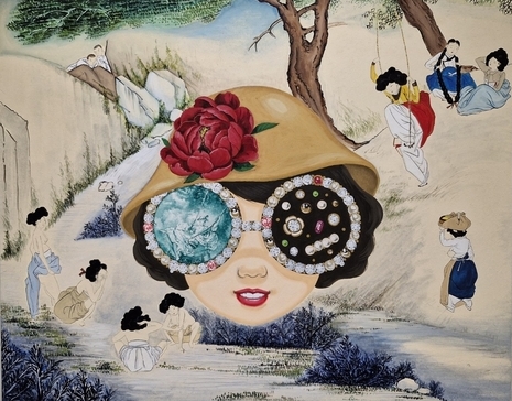 'Sealed Smile'. 조선 후기 대표 화가였던 혜원 신윤복의 풍속화 '단오풍정'을 '실드 스마일'에 가져온 작품. 작가의 의도는 무엇일까. 시대가 달라져도 인간의 욕망은 크게 다를 바 없다는 것일까 아니면 크게 달라진 여성의 위치에 대한 시사일까. 한국화가로서 대선배에 대한 오마주일지도 모르겠다. 또다른 볼거리, 생각할 거리를 관람객에게 던진다. <사진=이화순>