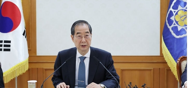 한덕수 국무총리가 국가첨단전략산업위원회에 참석해 발언하고 있다.(사진=뉴시스 제공)