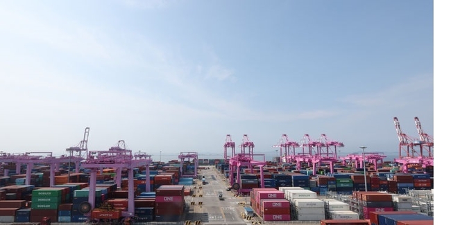 지난달 14일 오전 인천 연수구 인천신항 컨테이너 터미널(사진=뉴시스 제공)