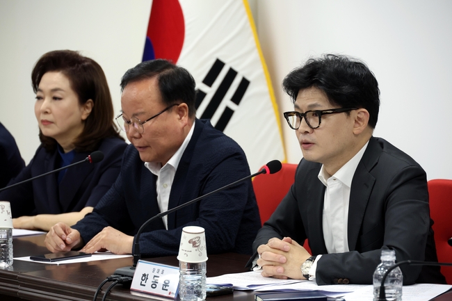 한동훈 국민의힘 대표가 8일 오전 서울 여의도 중앙당사에서 열린 최고위원회의에서 발언하고 있다.(사진=뉴시스 제공)