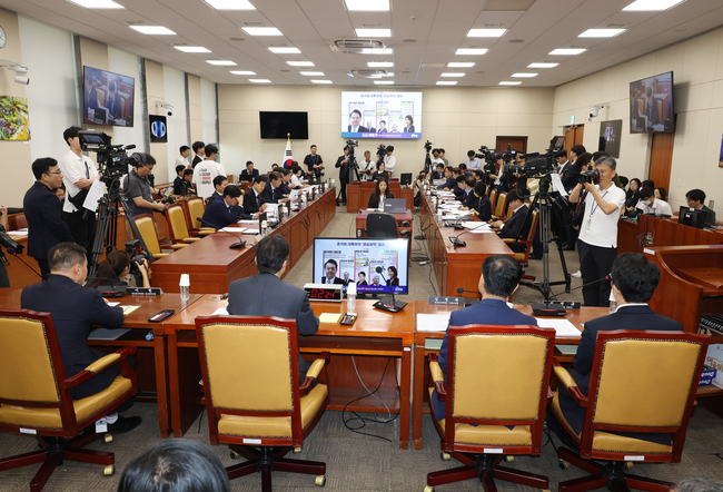 9일 국회에서 제3차 과학기술정보방송통신위원회의 불법적 방문진 이사 선임 등 방송장악 관련 청문회가 열리고 있다.(사진=뉴시스 제공)