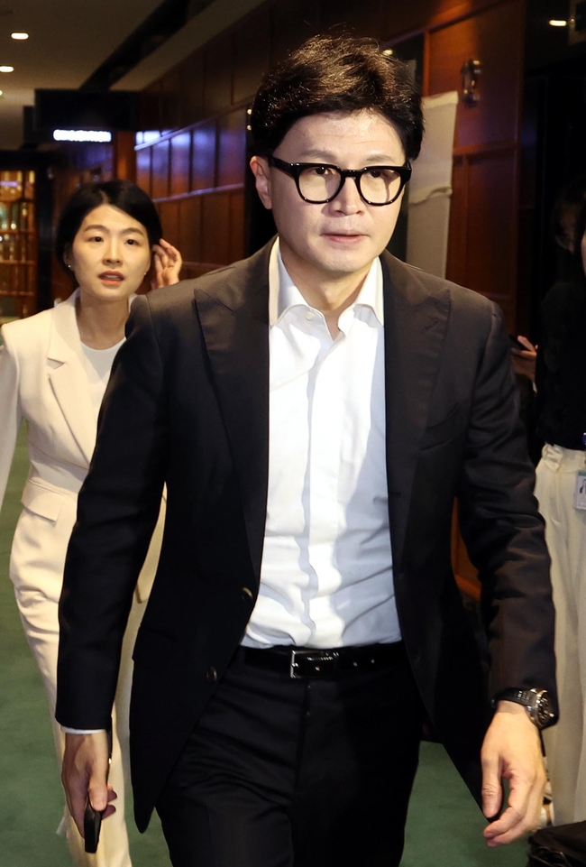 한동훈 국민의힘 대표가 12일 오후 서울 여의도의 한 식당에서 열린 4선 의원과의 오찬회동에 참석하고 있다.(사진=뉴시스 제공)