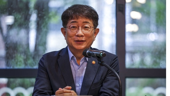 박상우 국토교통부 장관이지난 9월 12일 서울 구로구 대신교회에서 열린 국토부-서울시 합동 정비사업 현장 간담회에서 인사말을 하고 있다. (사진=뉴시스 제공)