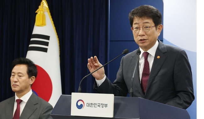 박상우 국토교통부 장관이 5일 오전 서울 종로구 정부서울청사에서 수도권(서울, 고양, 의왕, 의정부) 2024년 신규 공공택지 추진 계획 브리핑을 하고 있다.(사진=뉴시스 제공)