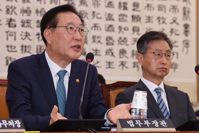 박성재 법무부장관이 8일 국회에서 열린 법제사법위원회 전체회의에서 예산결산기금심사소위원회의 검찰-감사원 특활비 및 특경비 심사 예산삭감과 관련해 발언하고 있다.(사진=뉴시스 제공)