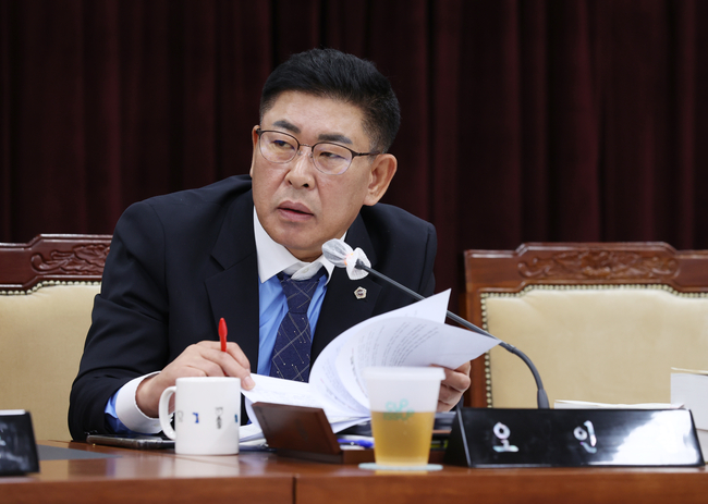 오인철 충남도의회 의원이 행정사무감사를 하고있다. (사진=충남도의회 제공)