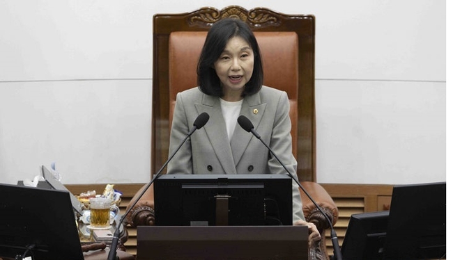 최호정 서울시의회 의장이 15일 서울 중구 서울시의회 본회의장에서 열린 제330회 임시회 제1차 본회의 개회식에서 개회사를 하고 있다.(사진=뉴시스 제공)