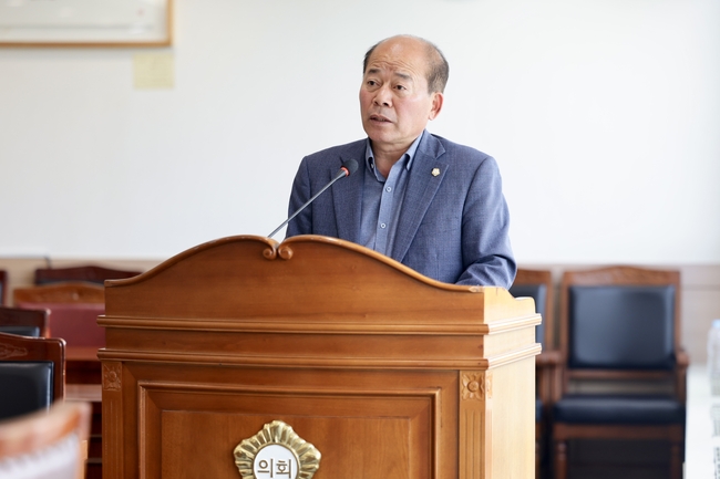 천안시의회 행정보건위원장 육종영의원. (사진=천안시의회 제공)