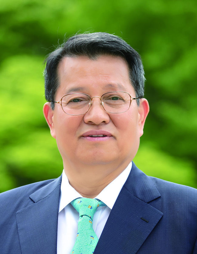 <strong>시사뉴스 창간 발행인 겸 대표이사 회장 강 신 한</strong>