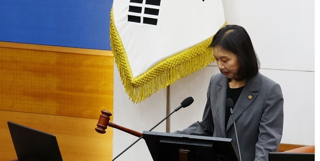 최호정 서울시의회 의장이 지난달 11일 오전 서울 중구 서울시의회에서 열린 제331회 정례회 제2차 본회의를 개회하고 있다. (사진=뉴시스 제공)