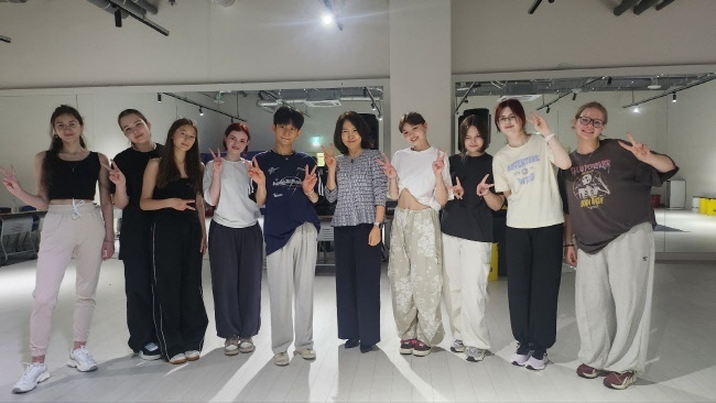 김포대학교가 개최한 ‘한국어 및 K-Culture 융합 프로그램’ 여름캠프에 러시아 카잔 연방의 학생들이 참여하고 있다.(사진=김포대학교 제공)