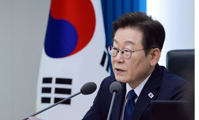 이재명 대통령이 4일 서울 용산 대통령실 청사에서 열린 제9차 수석·보좌관 회의에서 발언하고 있다. (사진=뉴시스 제공)