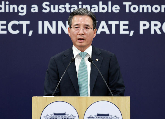 김용범 대통령실 대통령비서실 정책실 실장이 29일 경상북도 경주시에 있는 APEC(Asia-Pacific Economic Cooperation, 아시아태평양 경제협력체) 국제미디어센터에서 한미 정상회담 관련 브리핑을 하고 있다. (사진=뉴시스 제공)