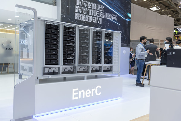 컨테이너로 수송되는 액체냉각 배터리 시스템 EnerC (1:3 모델)