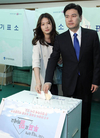 심은하, 남편과 투표하러 왔어요.