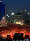 서울 광장 '붉은색 물결 춤추다.'