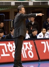 프로농구 인삼공사 사령탑에 전창진 감독과 3년 계약