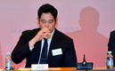 정용진, 등기이사 등재 NO…책임 회피 논란