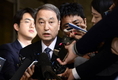 ‘가습기 살균제’ 신현우 전 옥시 대표 검찰 출석