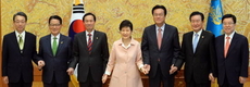 朴대통령·3당대표, 분기별 회동 정례화