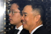 김정주, 왜 ‘넥슨 공짜주식’ 의혹 벗자 대물림 포기했나