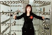 [이화순의 임팩트 인터뷰] 심영철 작가의 외침, “I, WOMAN”