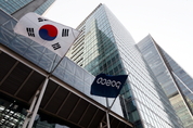 홍영표 "포스코, 권오준 前회장 비리 덮을 사람 골라"