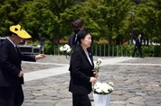 '노무현 전대통령 11주기 추도식' 한명숙, 뇌물수수사건 "결백" 입장