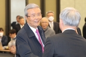 통합당, '김종인 비대위' 임기연장 확정…한국당 합당 의결도