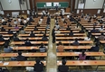日, 코로나19 확산 속 '대입 공통테스트' 시행