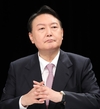 윤석열, '與 사퇴 공세' 일축…