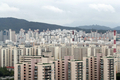 서울 중저가 아파트단지 하락세...대출규제·금리인상 여파