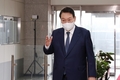 윤 대통령, 권성동 지인 대통령실 채용 논란에 '즉답 피해'