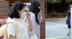 3년 만에 마스크 없는 새학기...자율 등교에 학부모 고민 대조