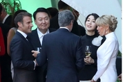 尹 대통령, 나토 정상회의 만찬서 부산 세계박람회 유치 지지 활동