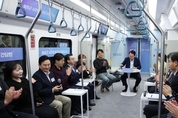尹 대통령, 수도권 주민들과 GTX-A 준비 상황 점검…내년 3월 개통키로