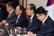 한덕수 총리 "국회 본회의, 민생과 거리 먼 안건 처리에 유감"