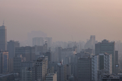 대체로 맑고 포근한 날씨...짙은 안개, 미세먼지 ‘나쁨’
