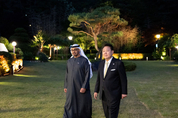 韓-UAE 정상 '공동성명서' "포괄적 경제 동반자 협정, 에너지·기술·안보 협력 강화"